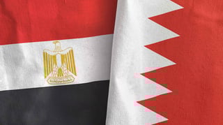 Banderas de Egipto y Bahréin juntas