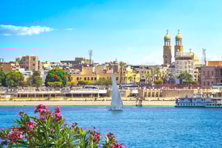 Le Nil avec vue sur la ville de Louxor