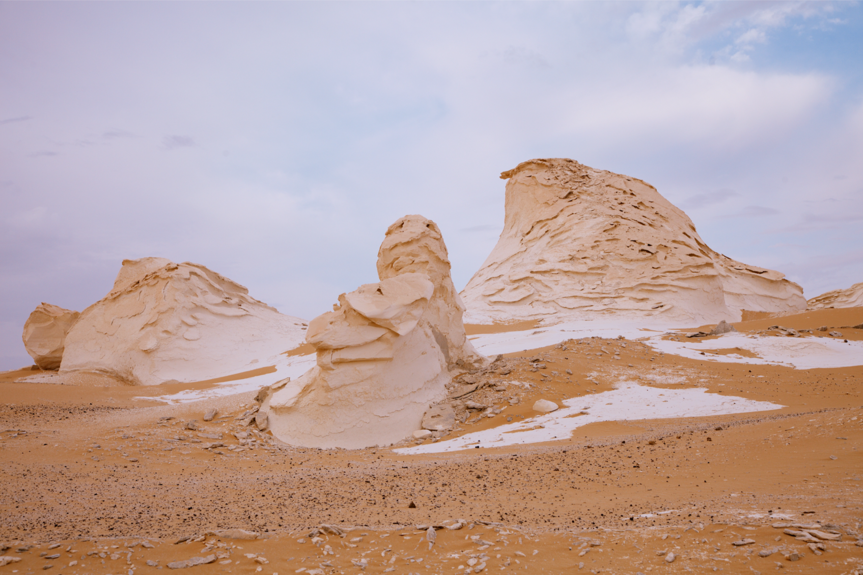 الصحراء البيضاء: مناظر طبيعية رائعة