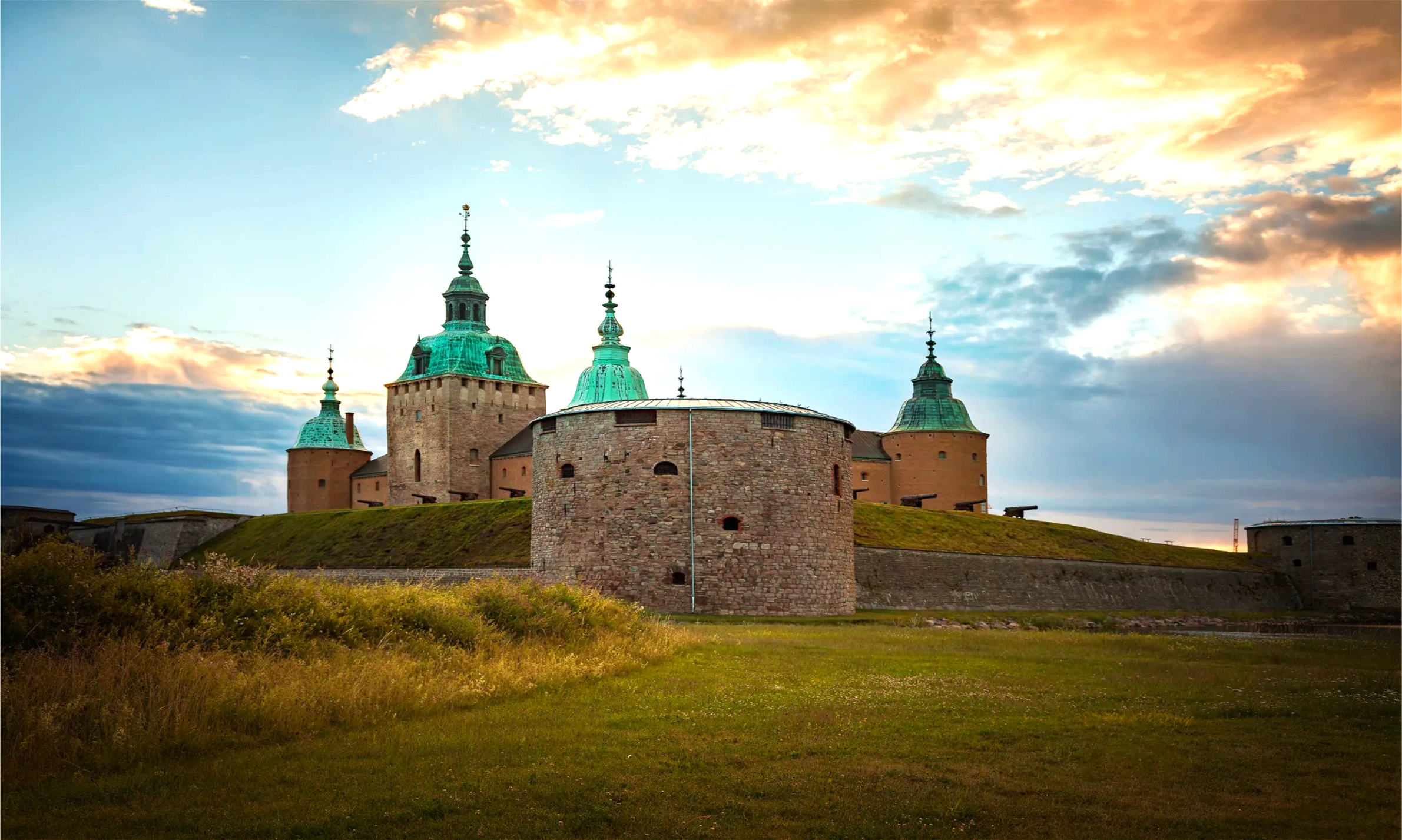 the historic castle in kalmar sweden